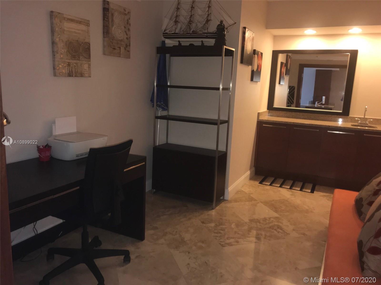 Ver detalles 4803 3 / 3 1733 sq. ft. $ 2020-07-23 0 foto