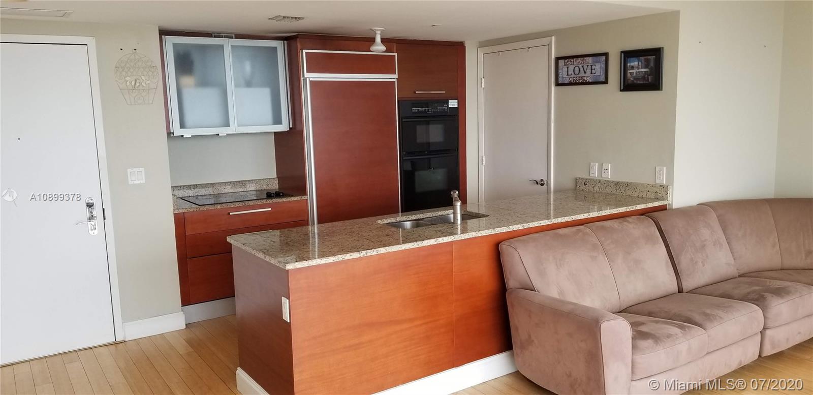 Ver detalles 4607 1 / 1 871 sq. ft. $ 2020-09-04 0 foto