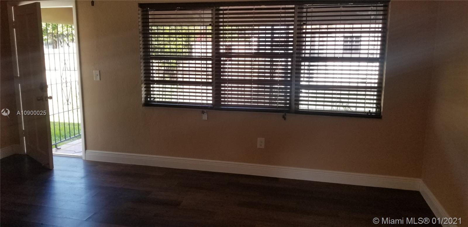 See details / 1725 sq. ft. $ 2021-01-27 0 Photo
