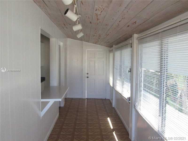 See details / 3016 sq. ft. $ 2020-07-27 0 Photo