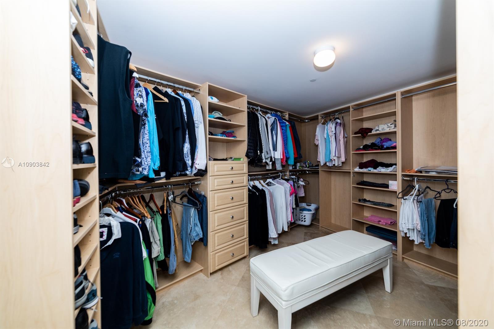 Ver detalles 2905 2 / 2 1782 sq. ft. $ 2020-08-03 0 foto