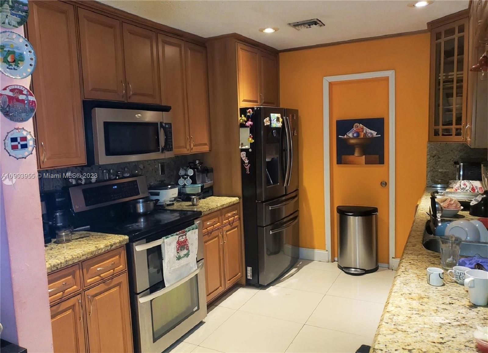 Ver detalles 5 / 3 2036 sq. ft. $ 2020-08-03 0 foto