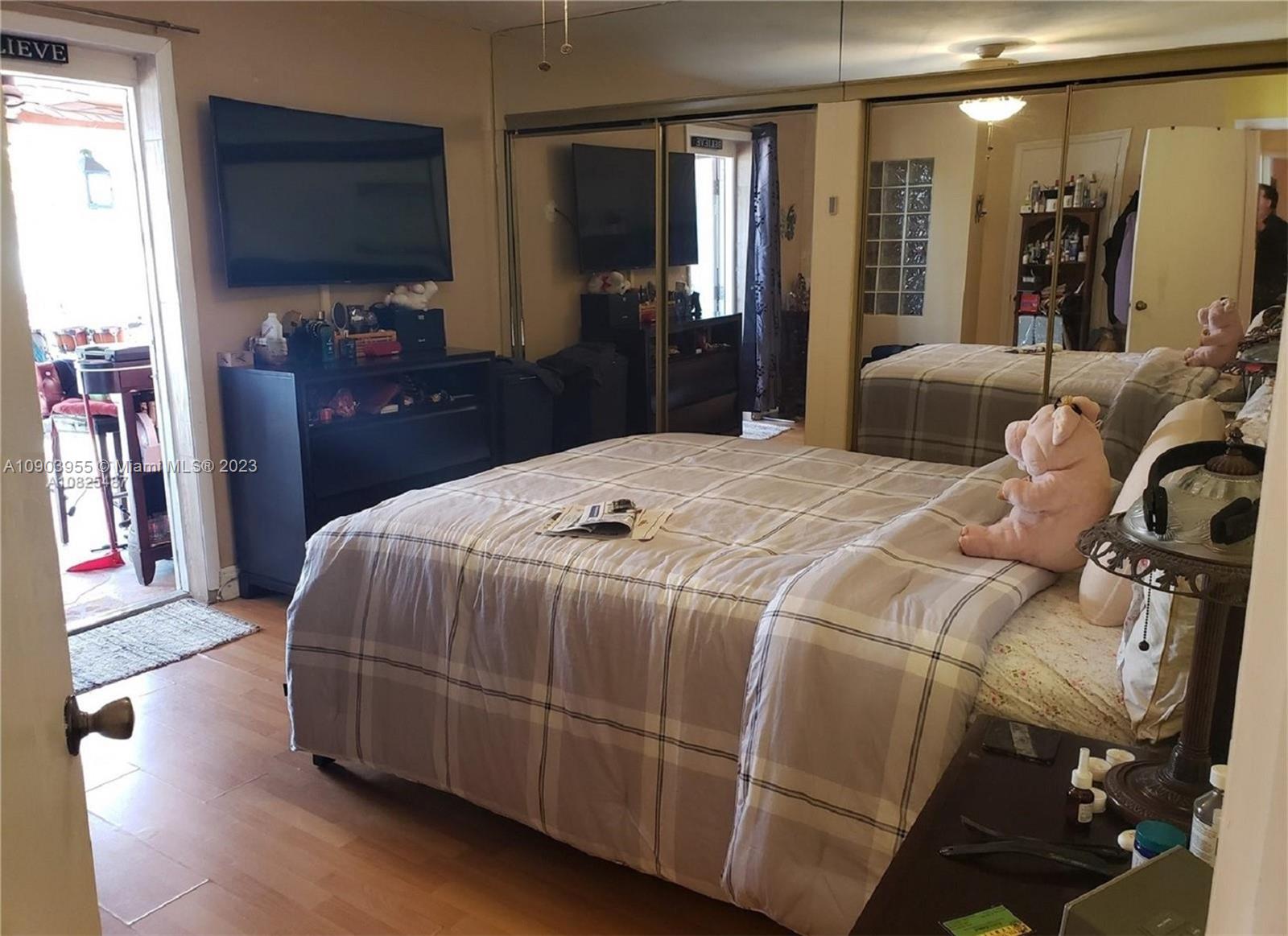 Ver detalles 5 / 3 2036 sq. ft. $ 2020-08-03 0 foto
