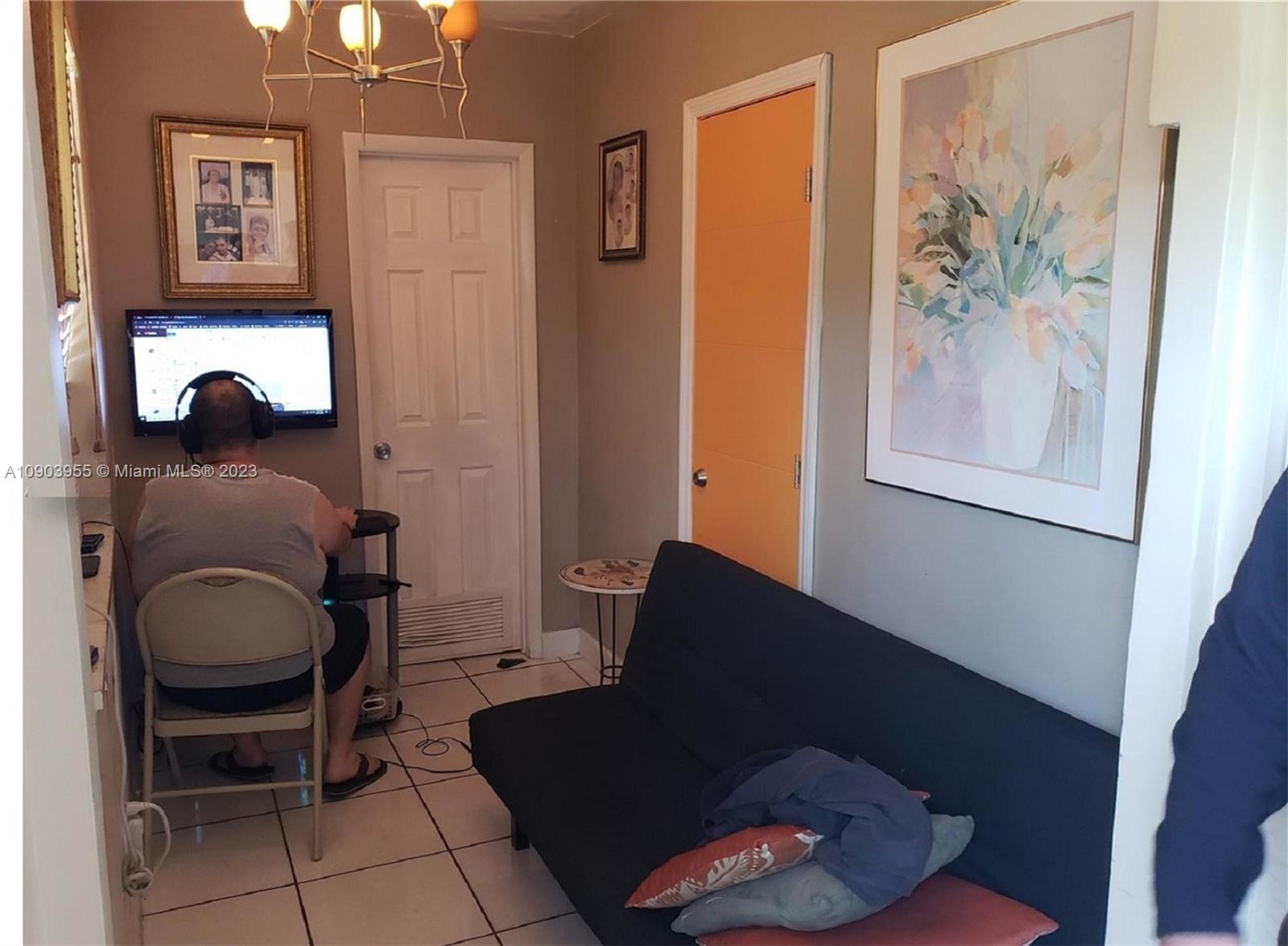 Ver detalles 5 / 3 2036 sq. ft. $ 2020-08-03 0 foto