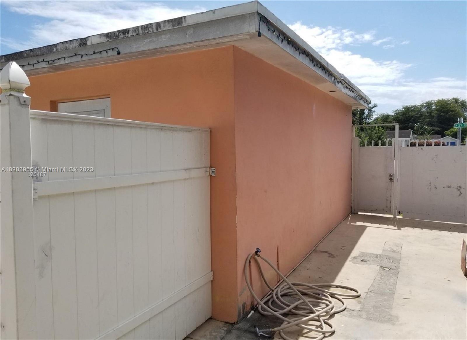 Ver detalles 5 / 3 2036 sq. ft. $ 2020-08-03 0 foto