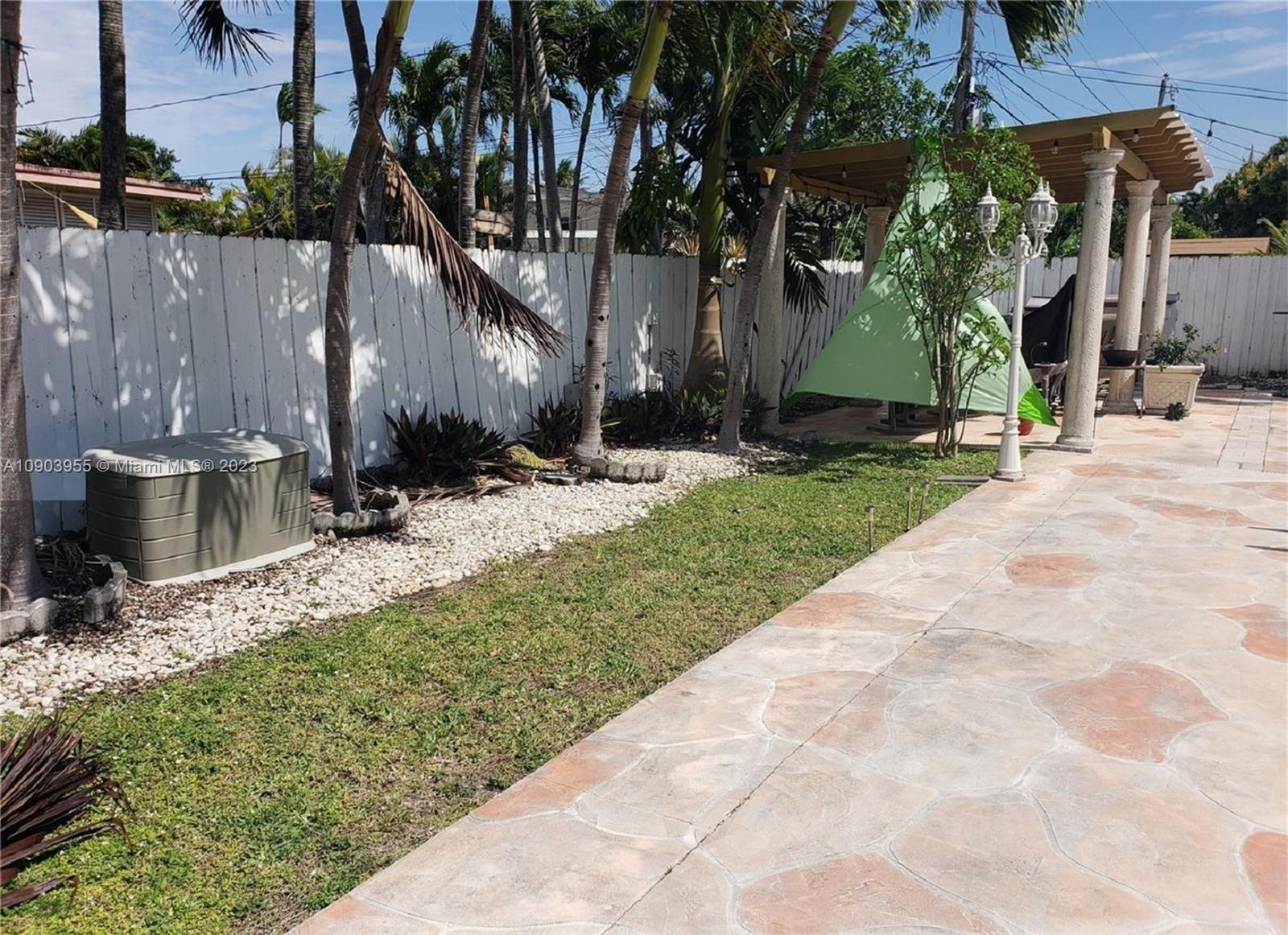 Ver detalles 5 / 3 2036 sq. ft. $ 2020-08-03 0 foto