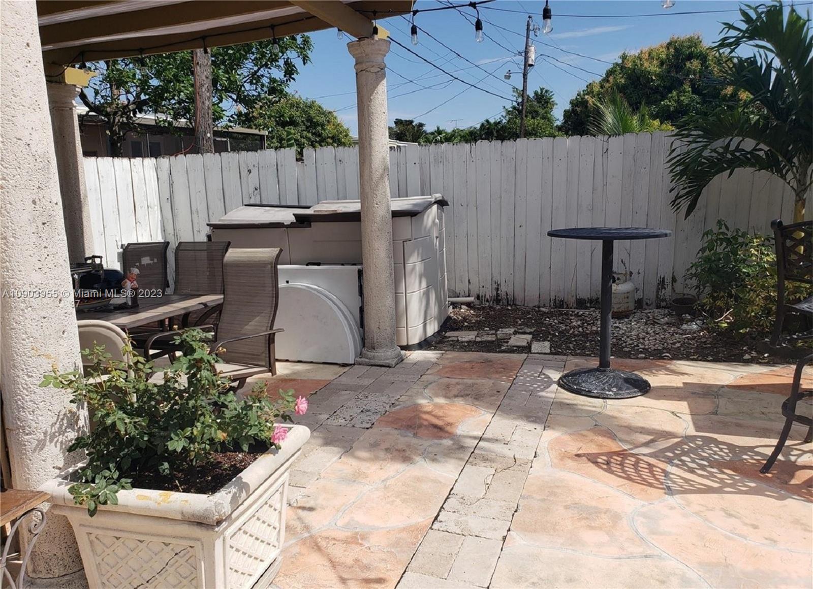 Ver detalles 5 / 3 2036 sq. ft. $ 2020-08-03 0 foto