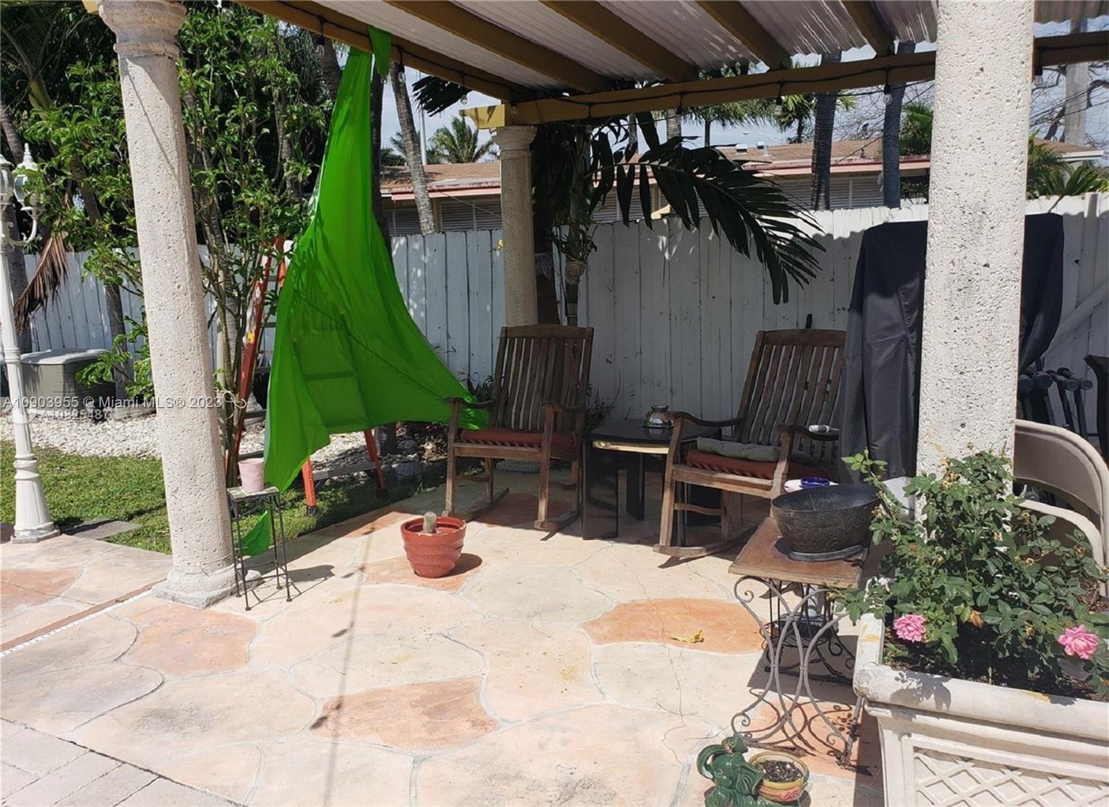 Ver detalles 5 / 3 2036 sq. ft. $ 2020-08-03 0 foto