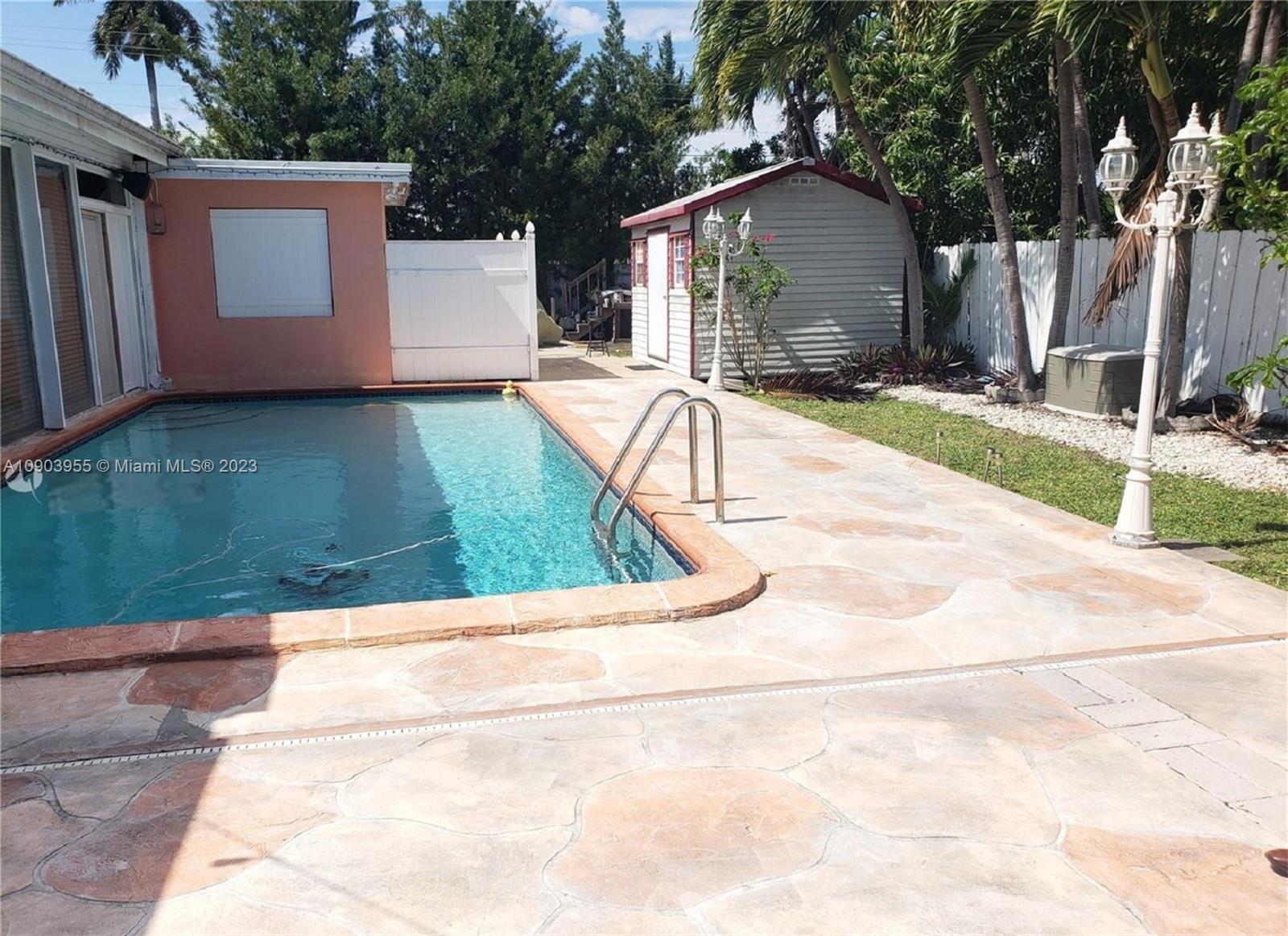 Ver detalles 5 / 3 2036 sq. ft. $ 2020-08-03 0 foto