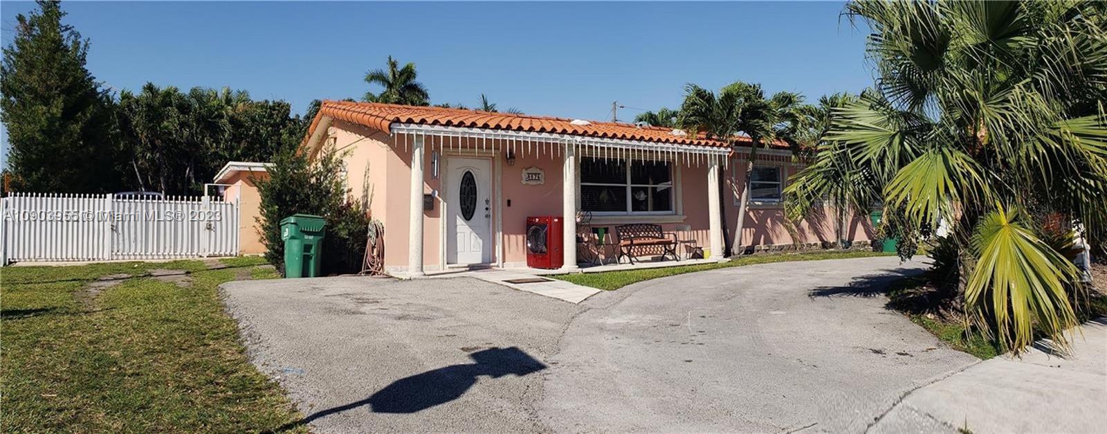 Ver detalles 5 / 3 2036 sq. ft. $ 2020-08-03 0 foto