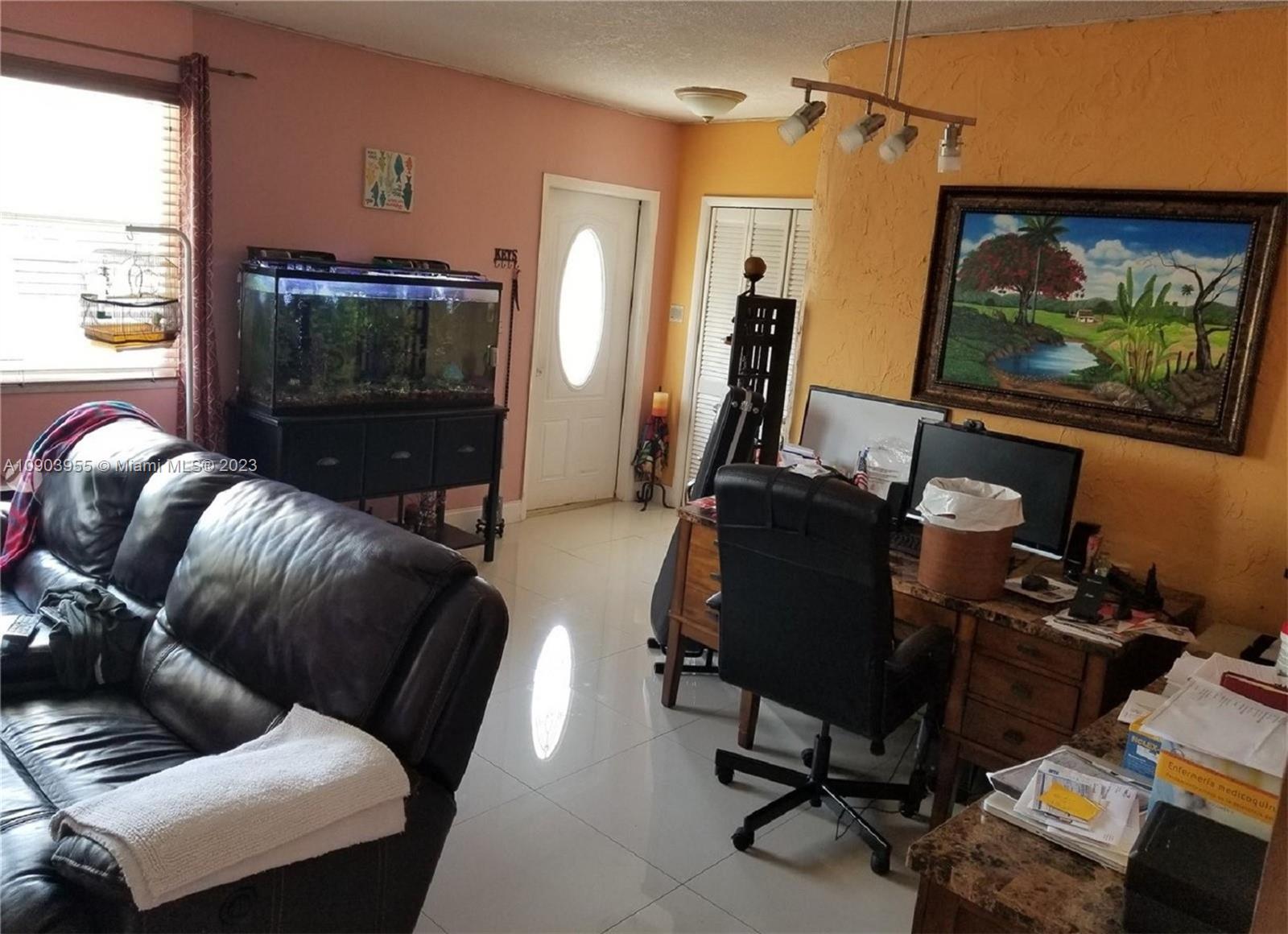 Ver detalles 5 / 3 2036 sq. ft. $ 2020-08-03 0 foto