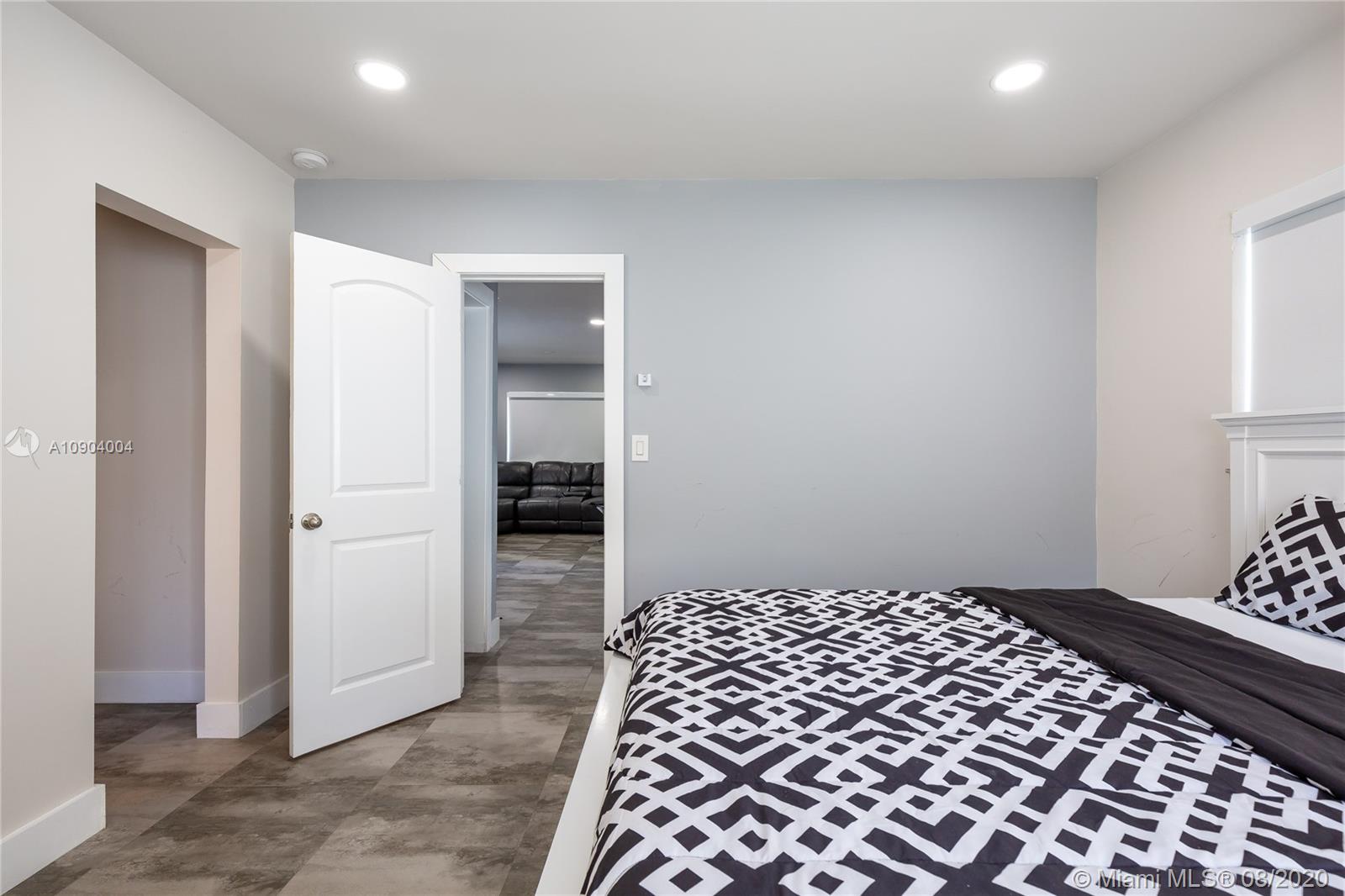 See details / sq. ft. $ 2021-04-04 0 Photo