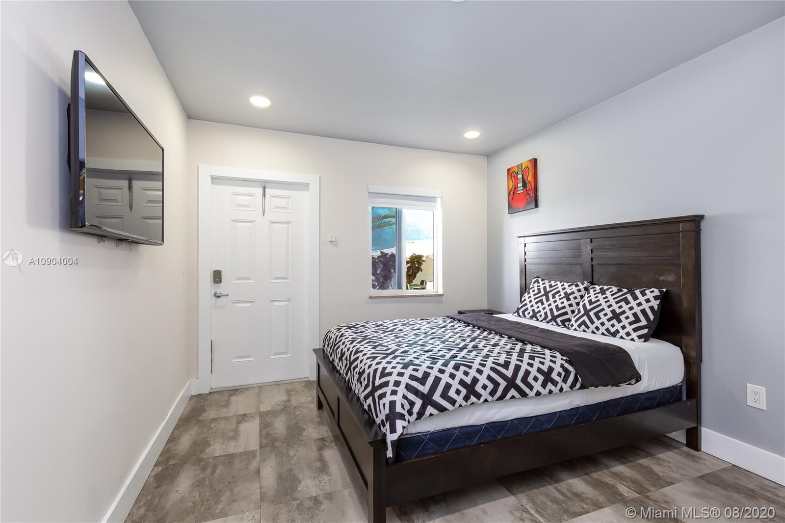 See details / sq. ft. $ 2021-04-04 0 Photo