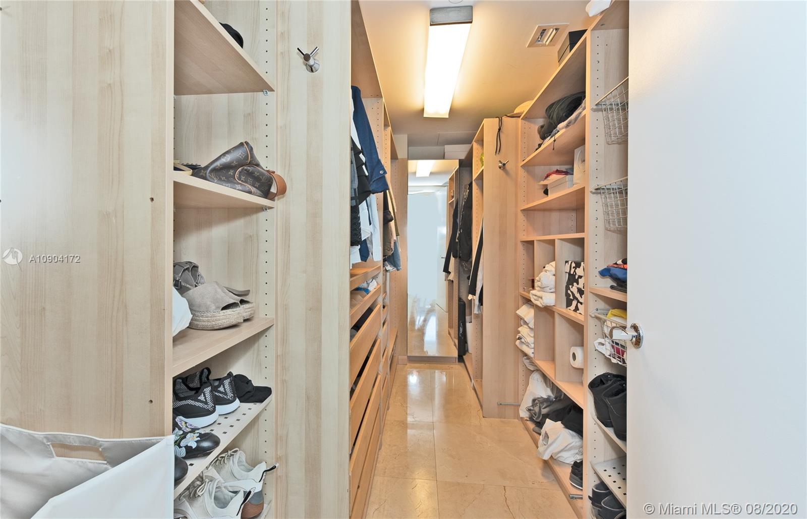 Ver detalles 4004 3 / 3 1675 sq. ft. $ 2020-08-31 0 foto