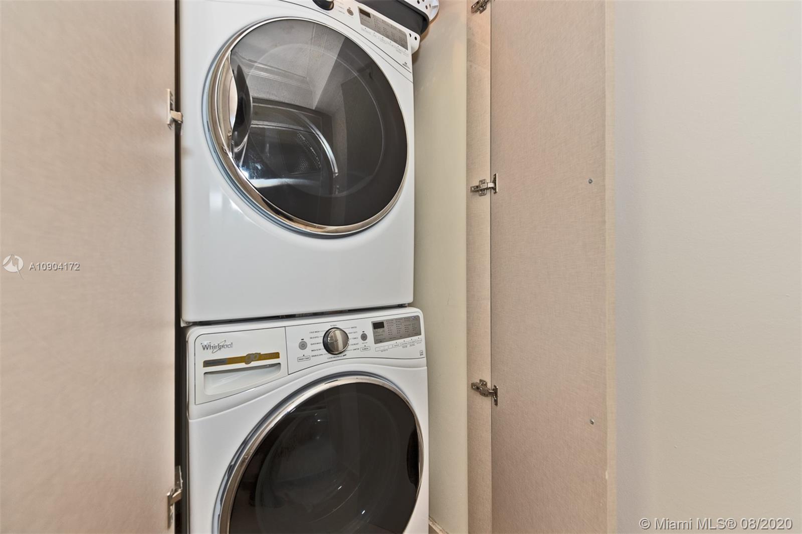 Ver detalles 4004 3 / 3 1675 sq. ft. $ 2020-08-31 0 foto