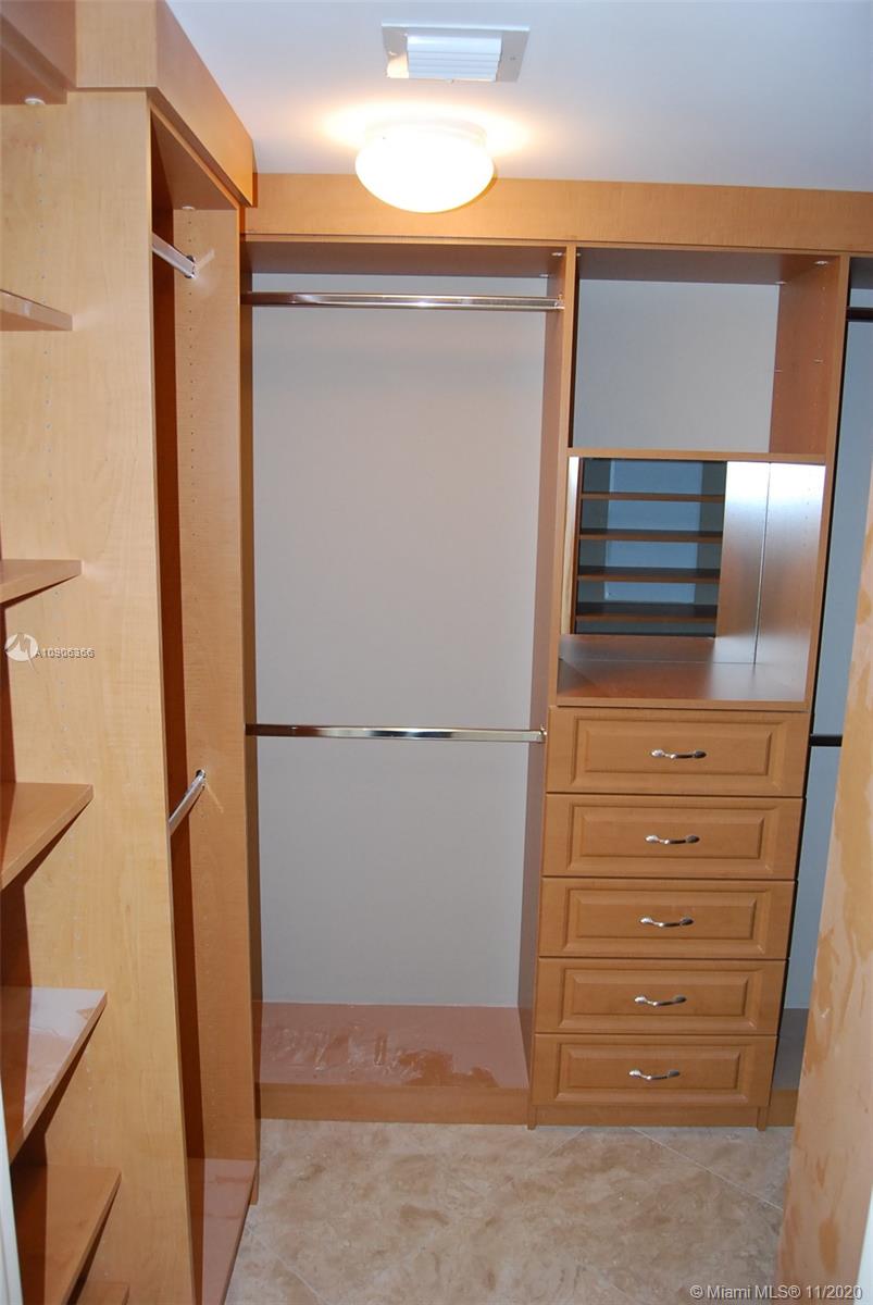 Ver detalles 2501 3 / 4 2078 sq. ft. $ 2020-08-07 0 foto