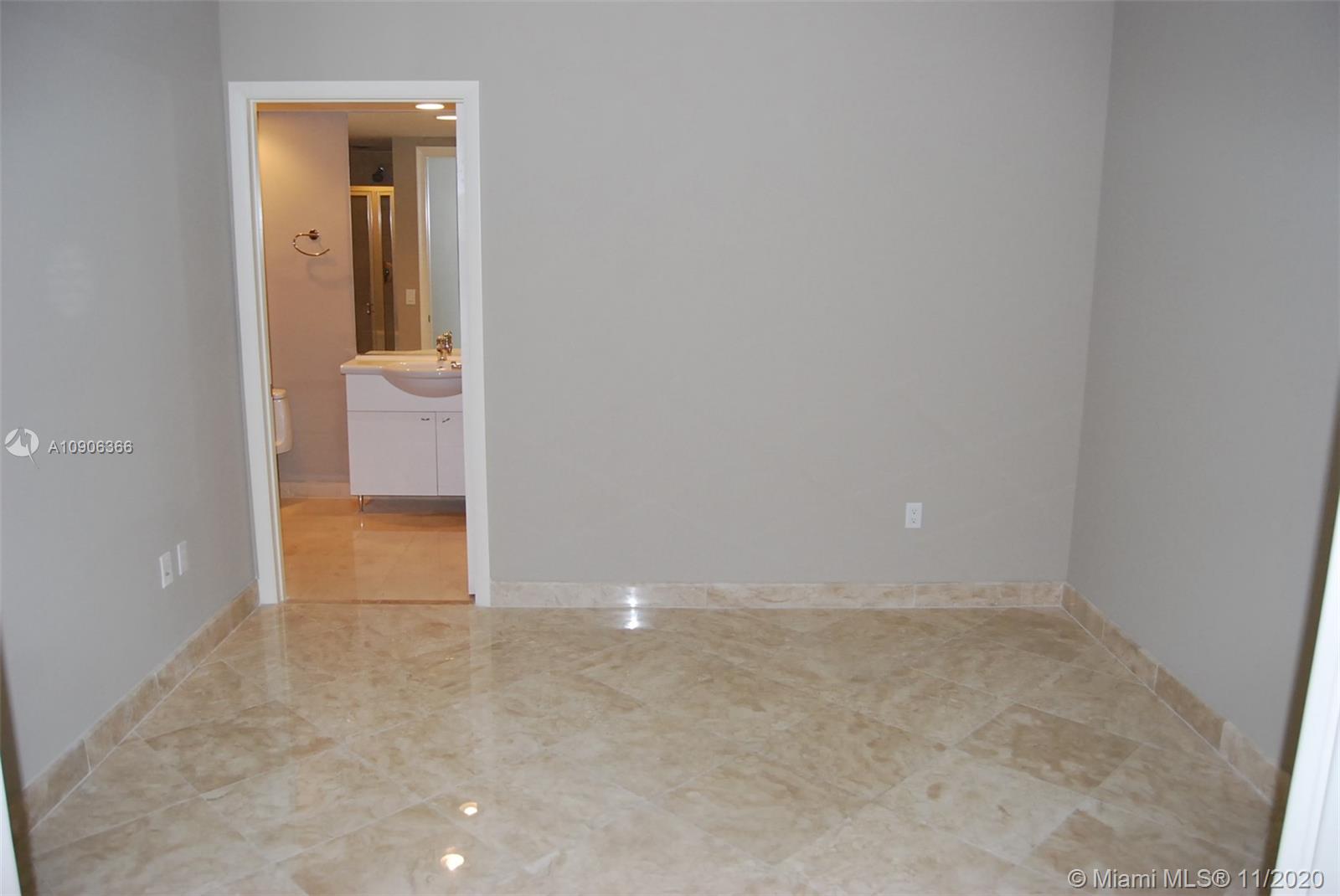 Ver detalles 2501 3 / 4 2078 sq. ft. $ 2020-08-07 0 foto