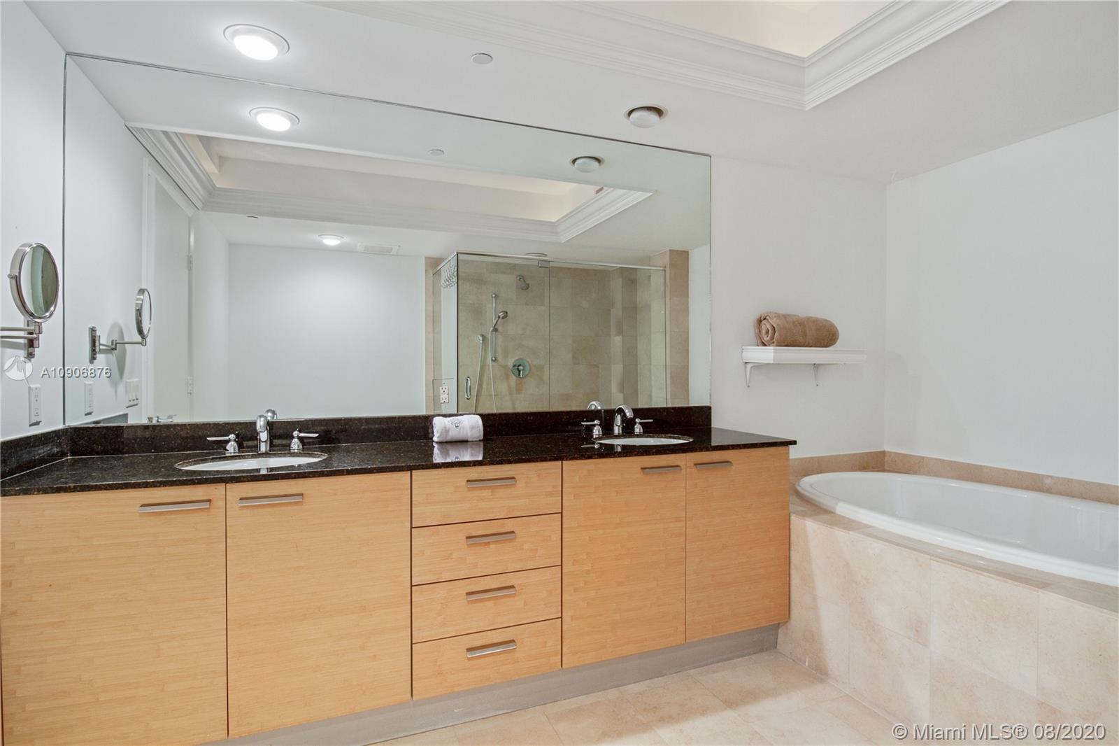 See details 4204 3 / 3 1675 sq. ft. $ 2020-08-07 0 Photo