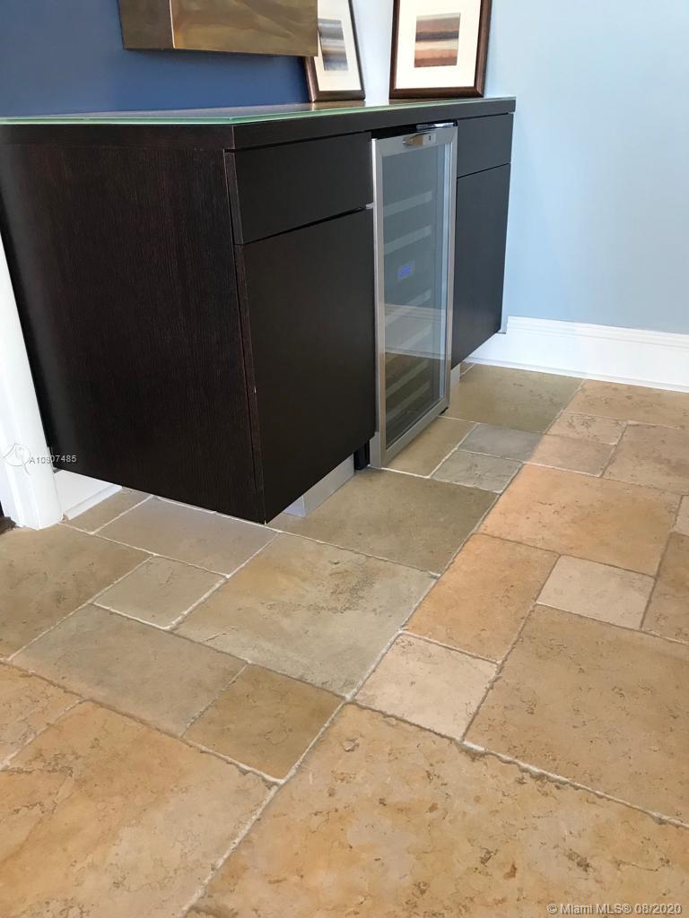 See details 2401 3 / 4 2078 sq. ft. $ 2020-08-10 0 Photo