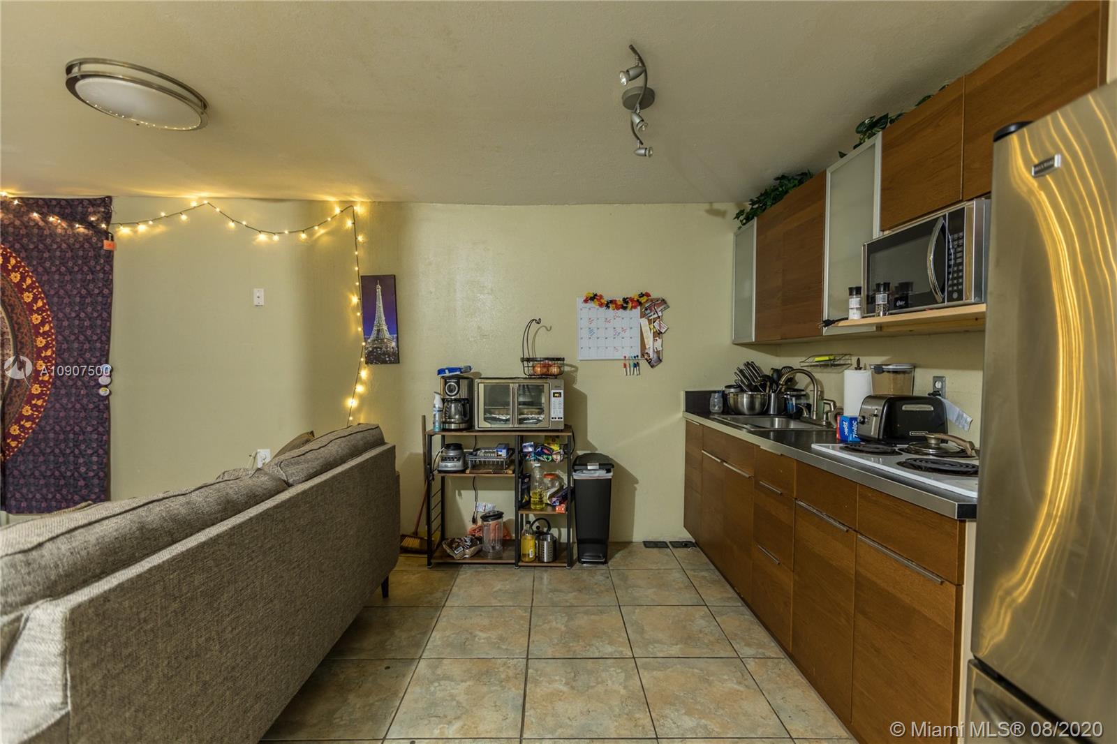See details / 2554 sq. ft. $ 2020-12-05 0 Photo