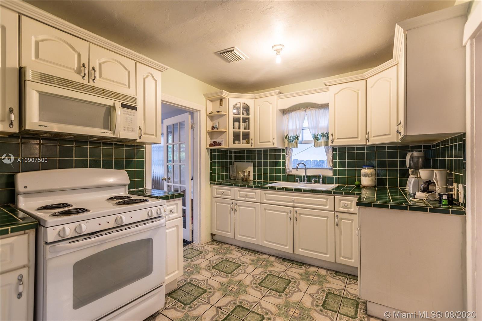 See details / 2554 sq. ft. $ 2020-12-05 0 Photo