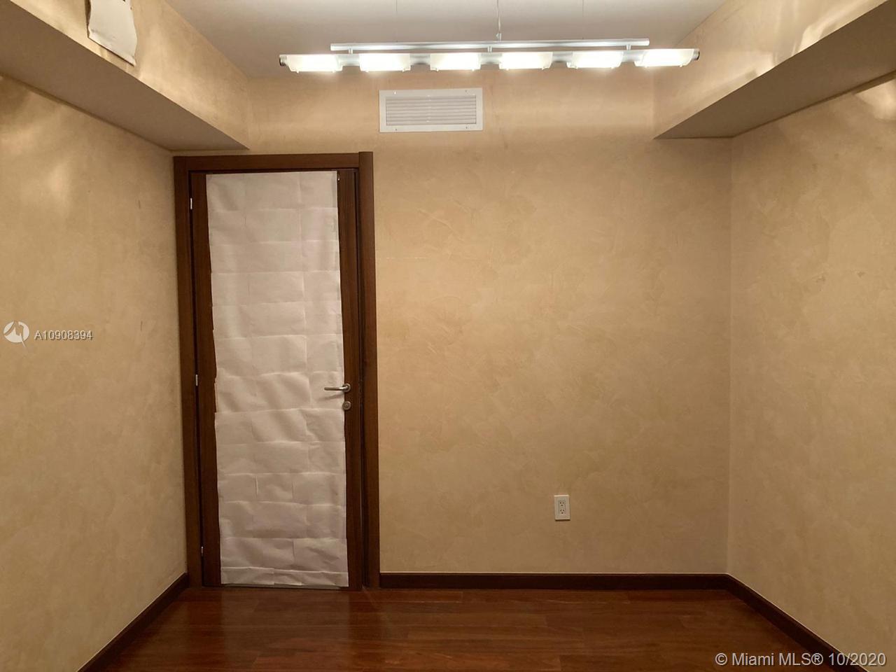 See details 3309 2 / 1 1086 sq. ft. $ 2020-09-30 0 Photo