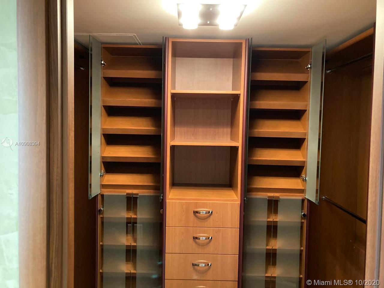 See details 3309 2 / 1 1086 sq. ft. $ 2020-09-30 0 Photo