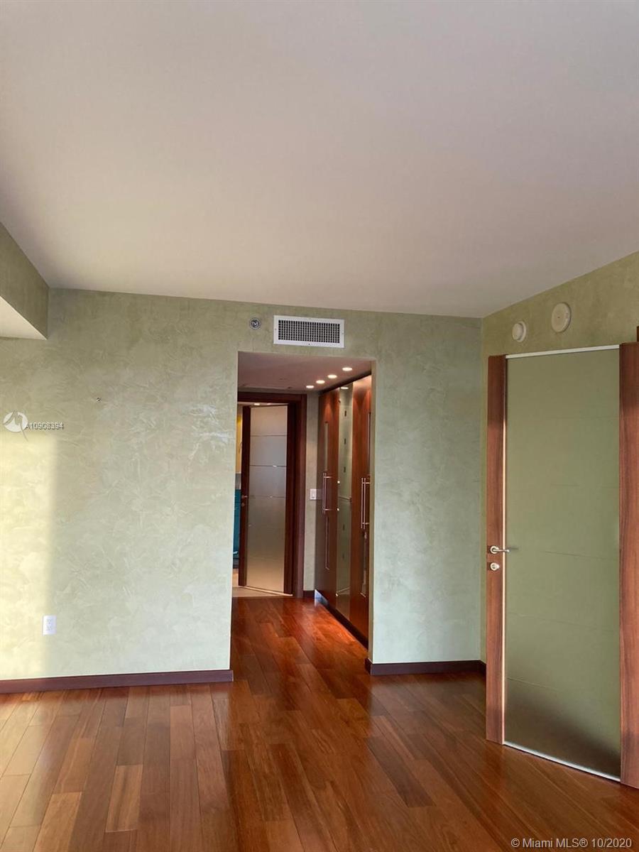 See details 3309 2 / 1 1086 sq. ft. $ 2020-09-30 0 Photo