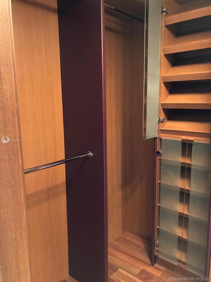 See details 3309 2 / 1 1086 sq. ft. $ 2020-09-30 0 Photo