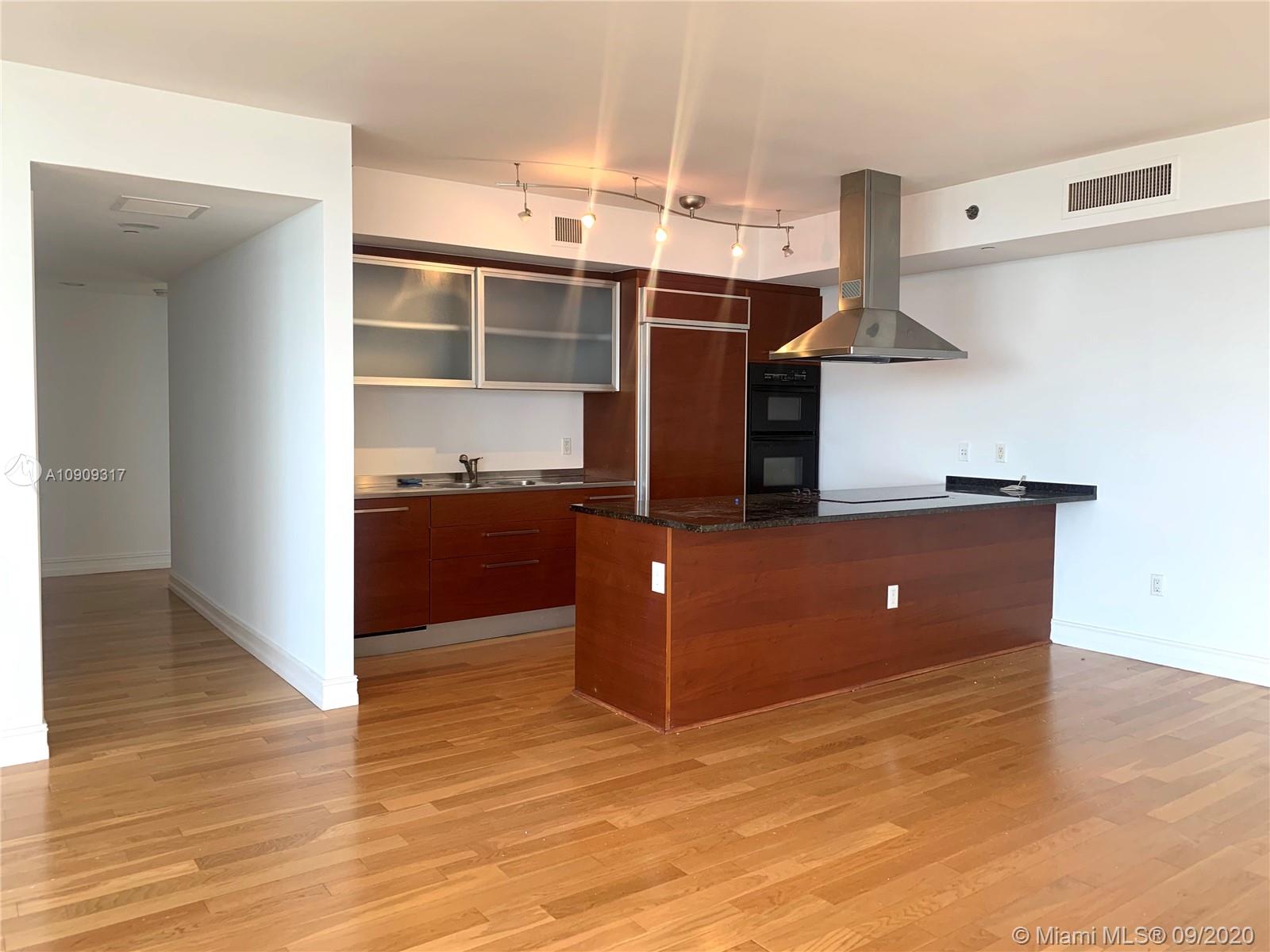 Ver detalles 3705 2 / 2 1782 sq. ft. $ 2020-08-12 0 foto