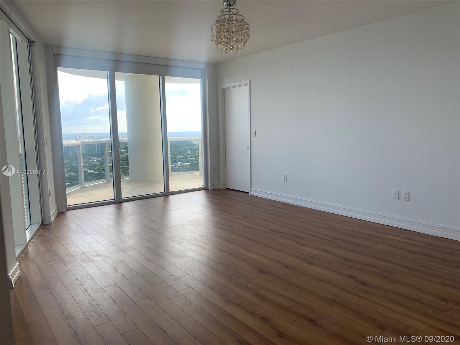 Ver detalles 3705 2 / 2 1782 sq. ft. $ 2020-08-12 0 foto