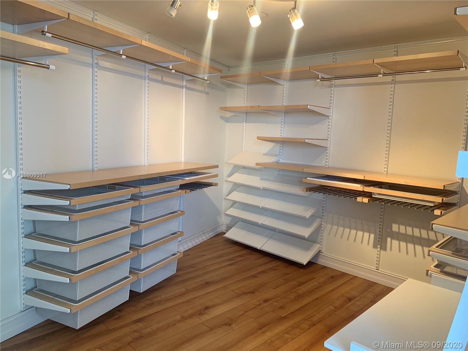 Ver detalles 3705 2 / 2 1782 sq. ft. $ 2020-08-12 0 foto