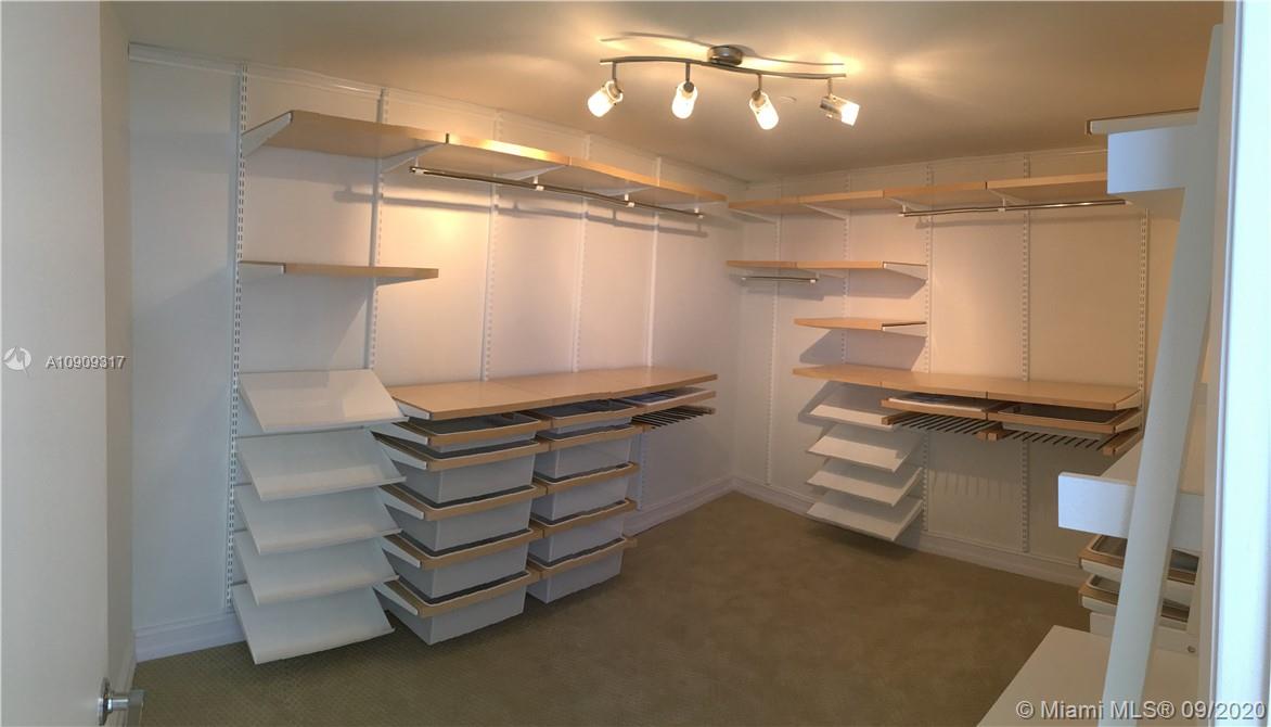 Ver detalles 3705 2 / 2 1782 sq. ft. $ 2020-08-12 0 foto