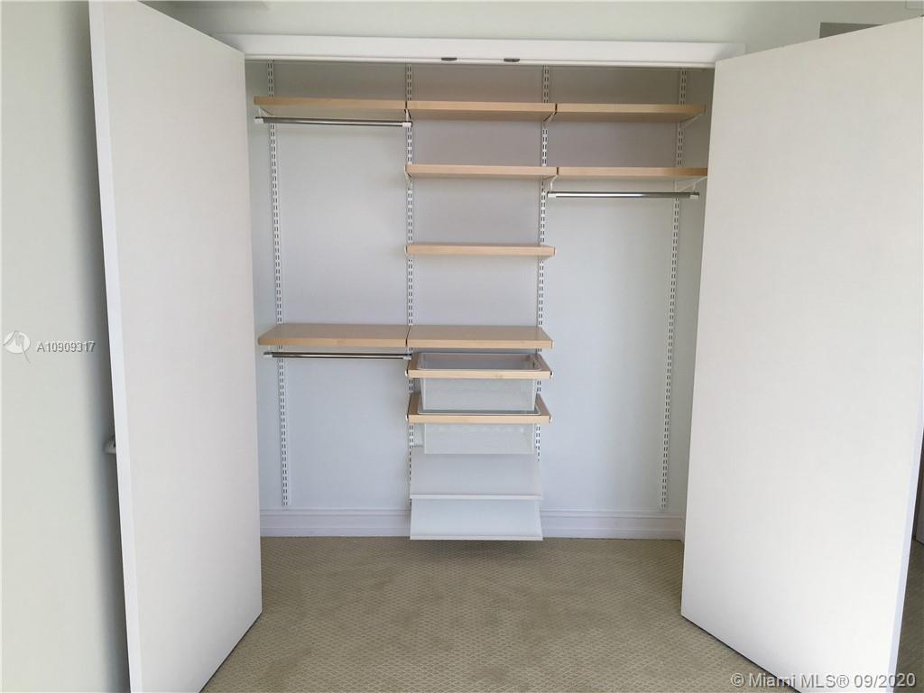 Ver detalles 3705 2 / 2 1782 sq. ft. $ 2020-08-12 0 foto