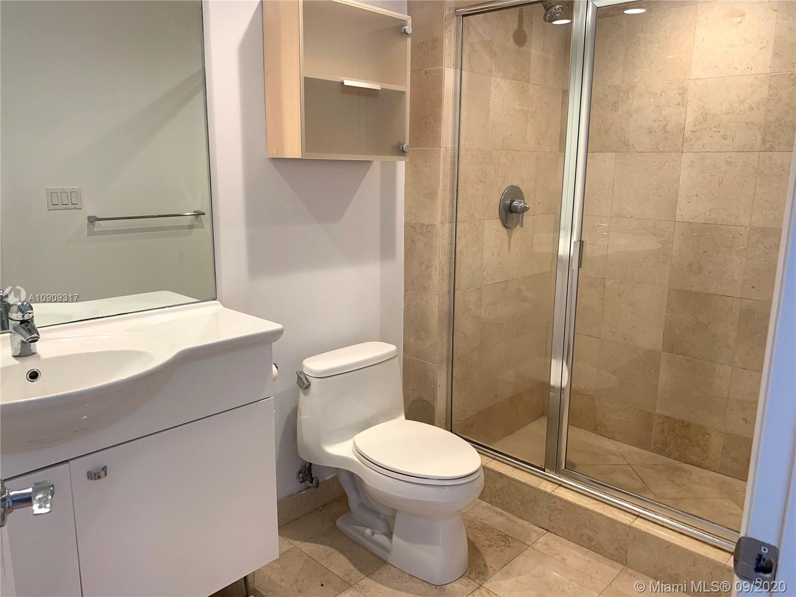 Ver detalles 3705 2 / 2 1782 sq. ft. $ 2020-08-12 0 foto