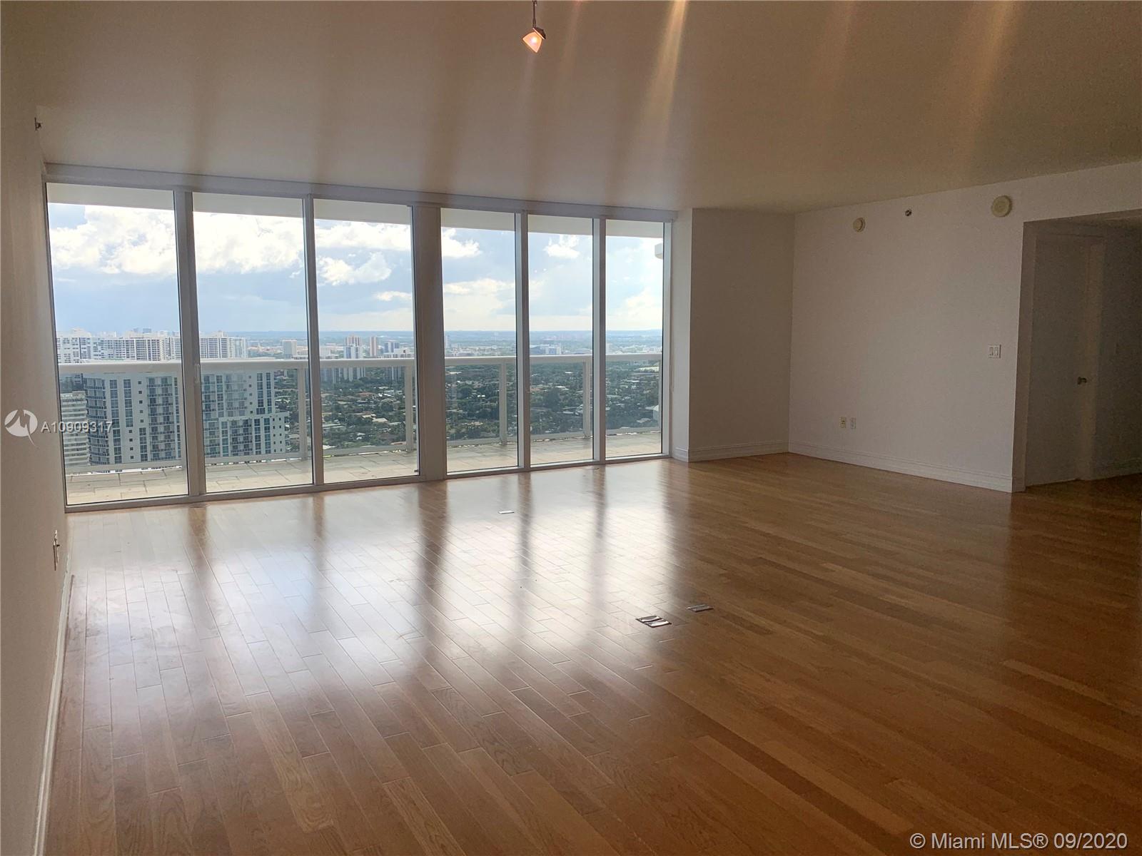 Ver detalles 3705 2 / 2 1782 sq. ft. $ 2020-08-12 0 foto