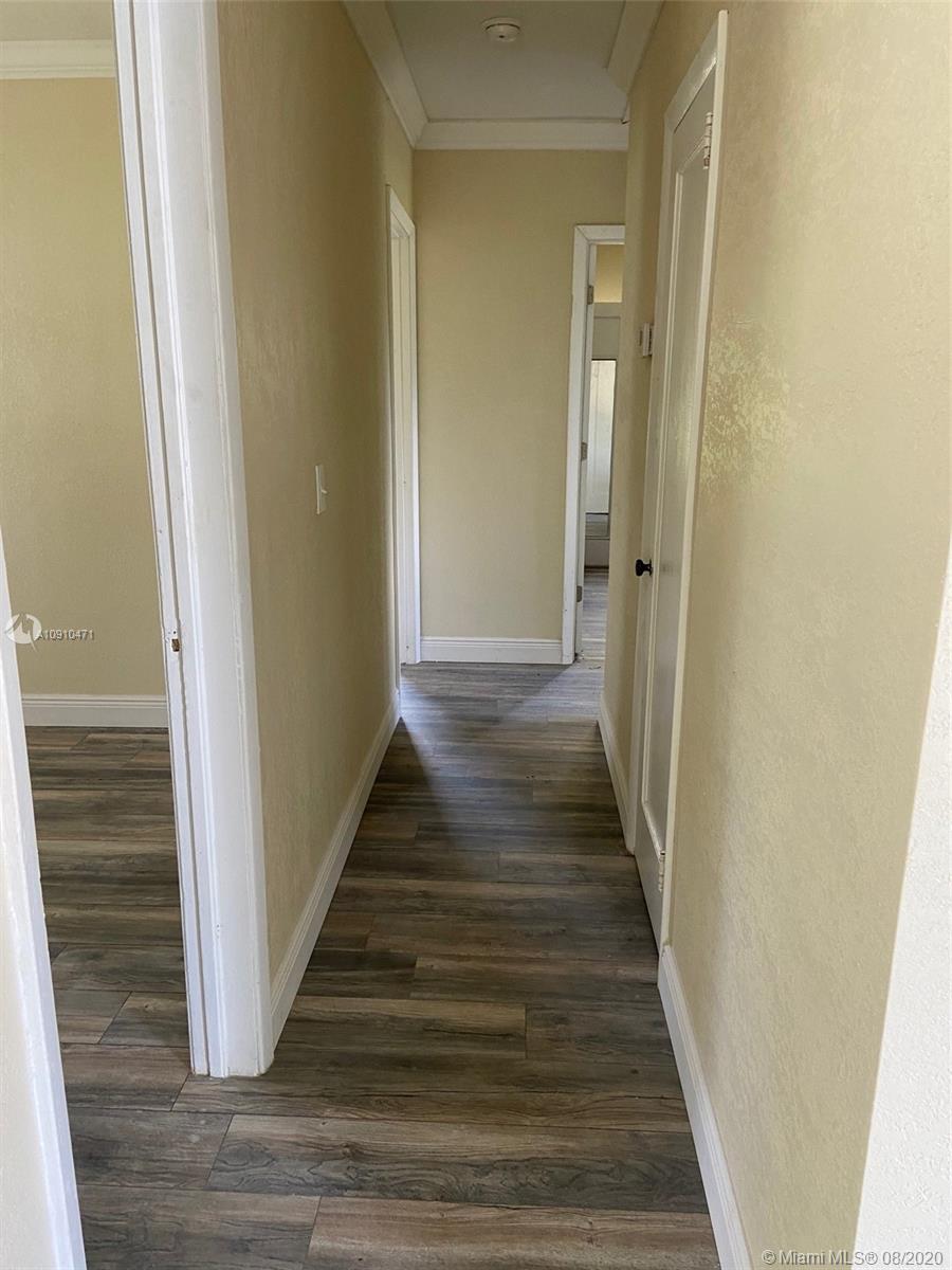 See details / 904 sq. ft. $ 2020-11-15 0 Photo