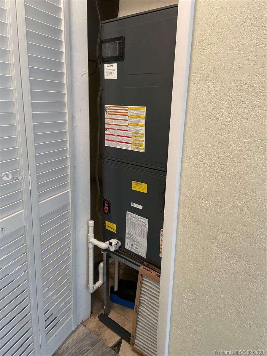 See details / 904 sq. ft. $ 2020-11-15 0 Photo