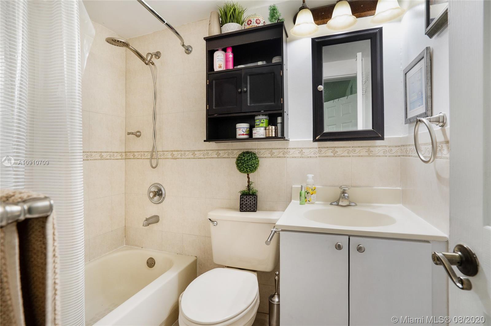 See details / 2190 sq. ft. $ 2020-08-15 0 Photo