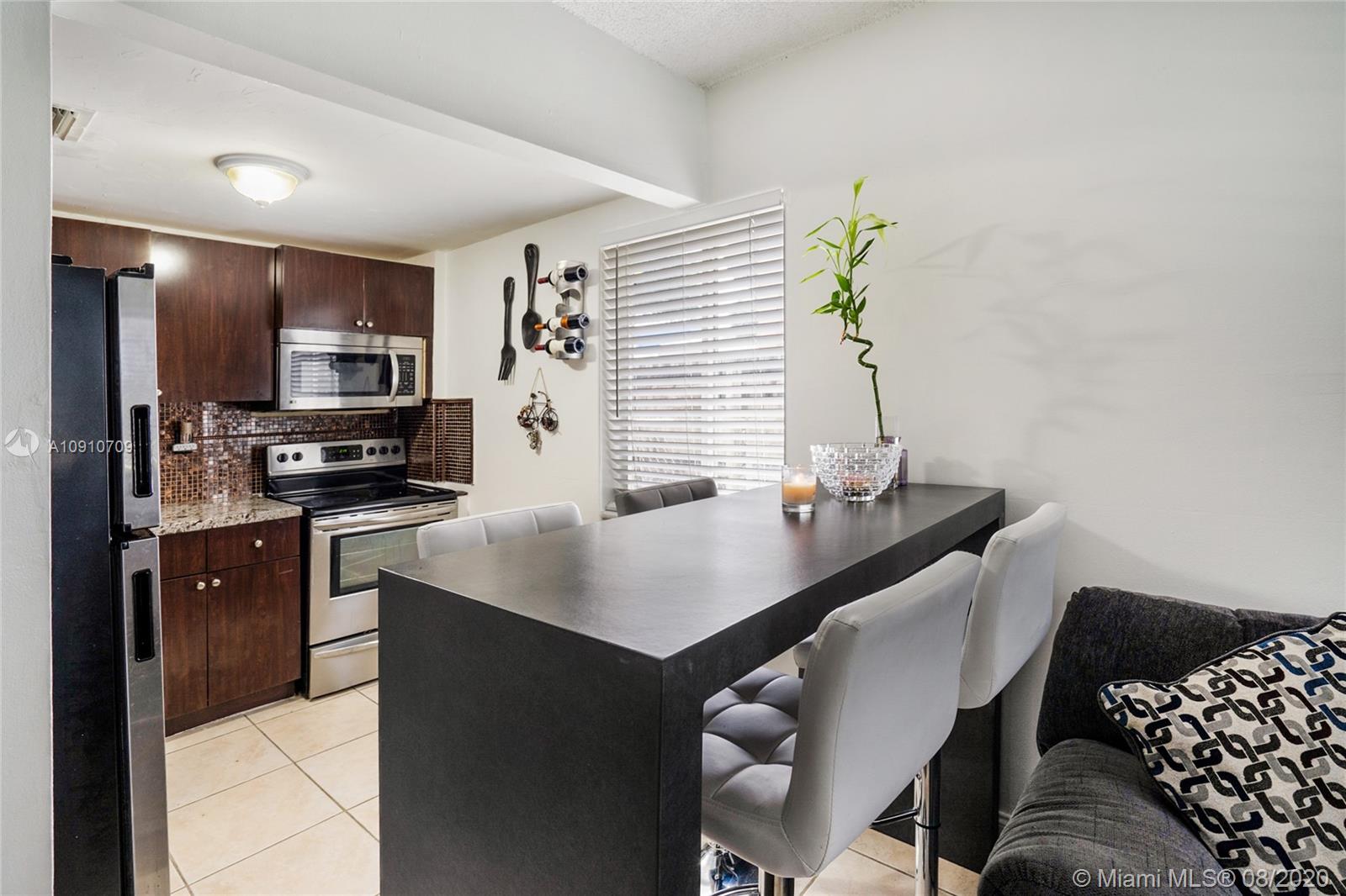 See details / 2190 sq. ft. $ 2020-08-15 0 Photo