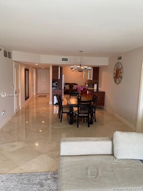Ver detalles 1402 3 / 3 1841 sq. ft. $ 2020-08-17 0 foto