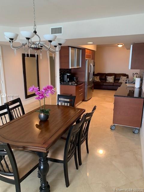 Ver detalles 1402 3 / 3 1841 sq. ft. $ 2020-08-17 0 foto