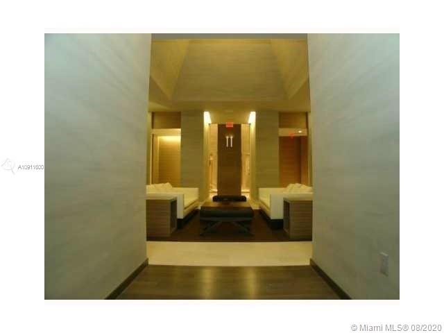 Ver detalles 1402 3 / 3 1841 sq. ft. $ 2020-08-17 0 foto