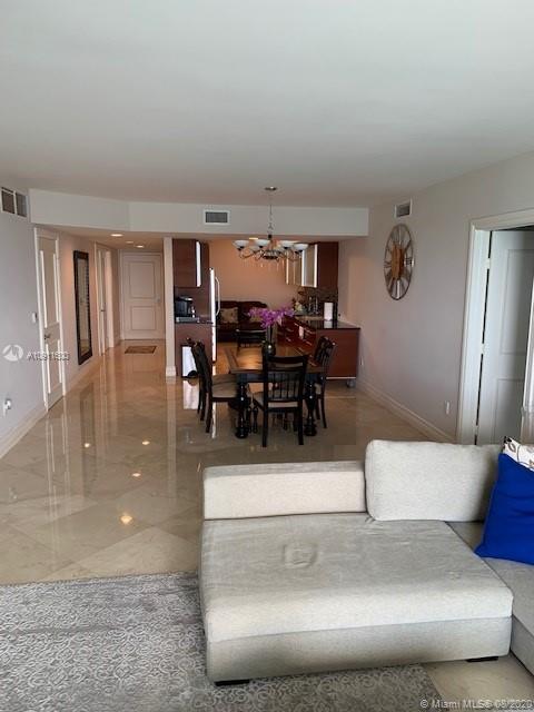 Ver detalles 1402 3 / 3 1841 sq. ft. $ 2020-08-17 0 foto