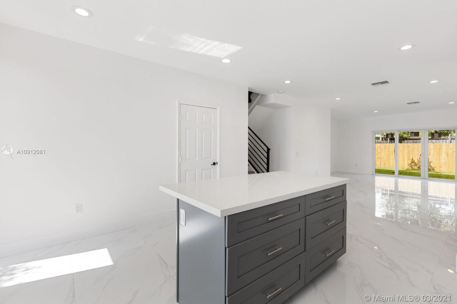 See details / 3230 sq. ft. $ 2021-03-09 0 Photo