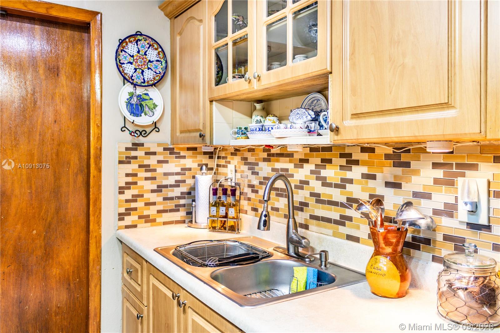See details / 4019 sq. ft. $ 2021-01-09 0 Photo