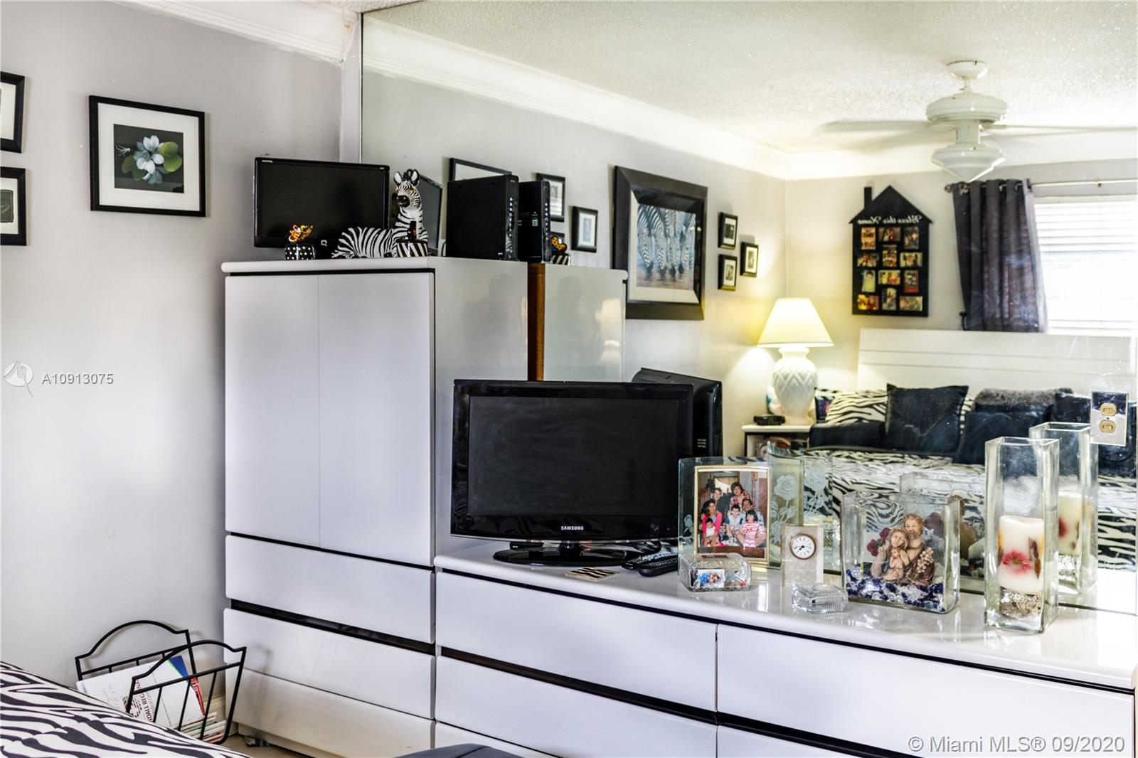 See details / 4019 sq. ft. $ 2021-01-09 0 Photo