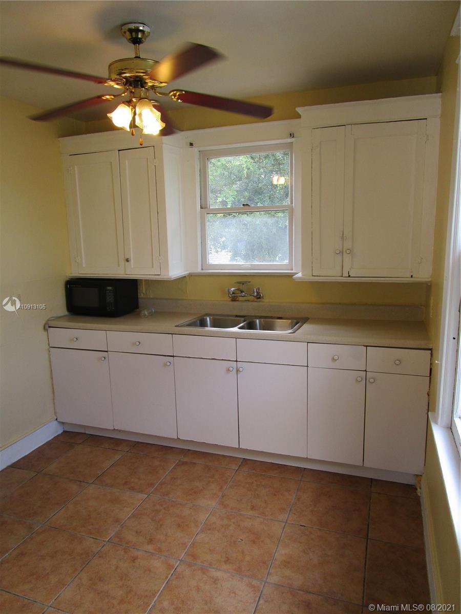 See details / 3918 sq. ft. $ 2021-04-12 0 Photo