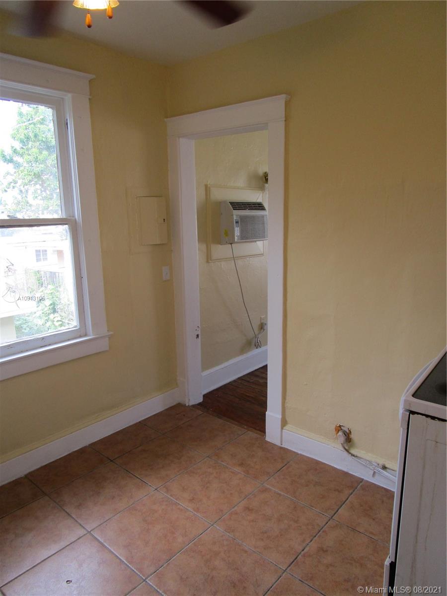 See details / 3918 sq. ft. $ 2021-04-12 0 Photo