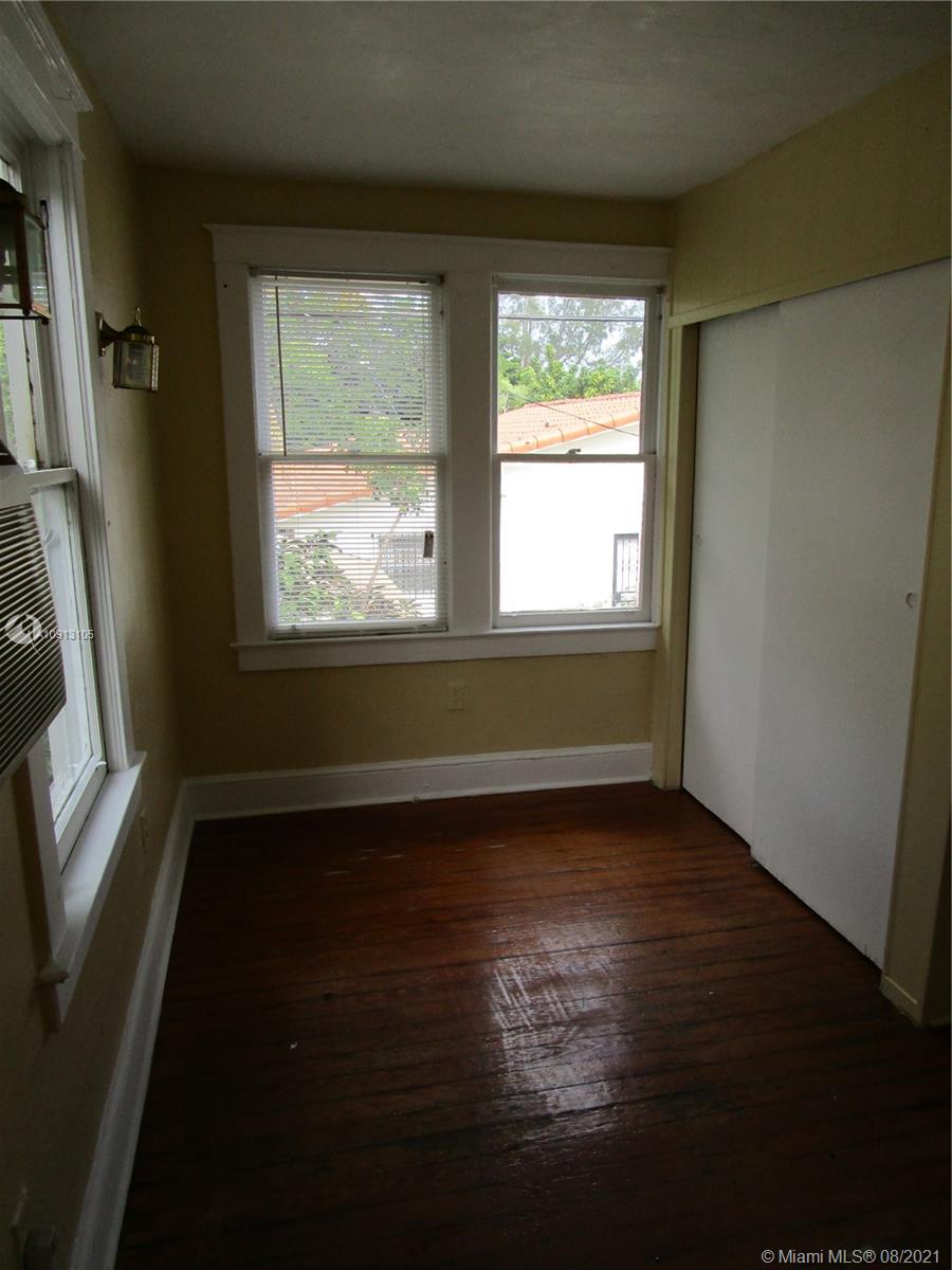 See details / 3918 sq. ft. $ 2021-04-12 0 Photo